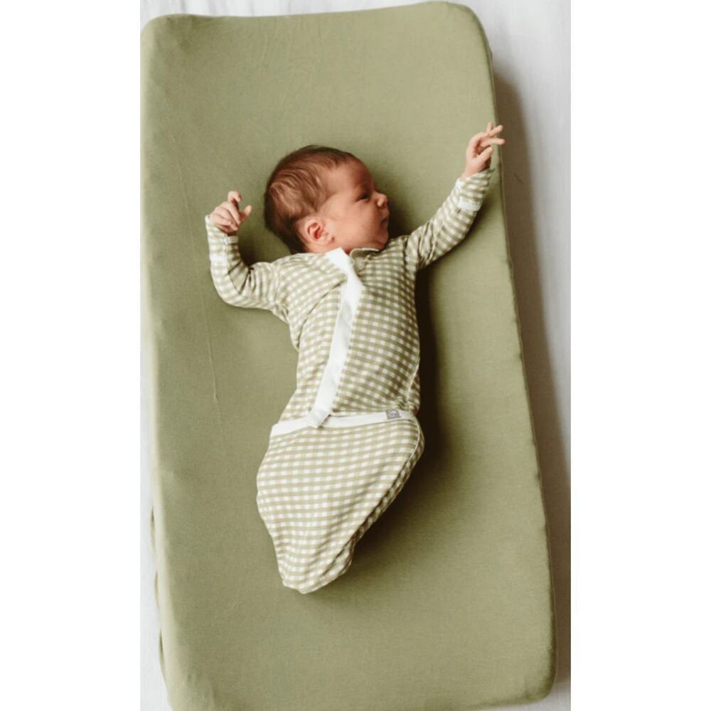 Goumi  CHANGING PAD COVER | Green‎ NWT